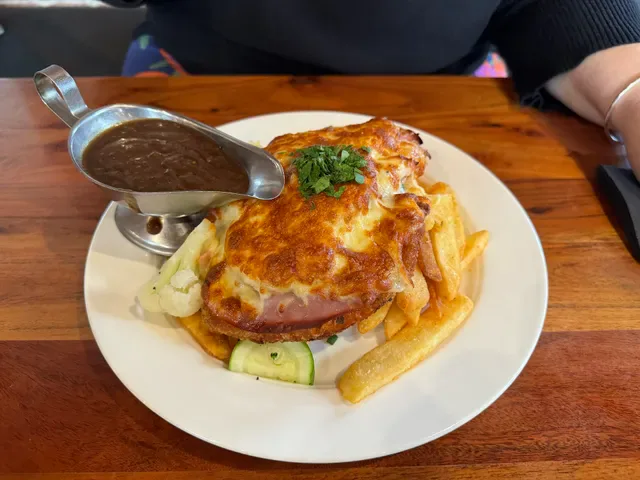 The Warburton Hotel, Wesburn - Bar & Bistro (The West)