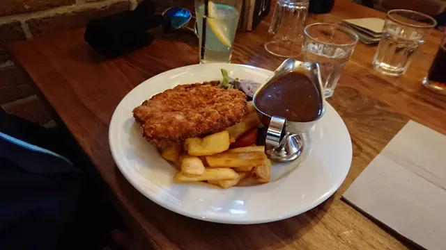 The Warburton Hotel, Wesburn - Bar & Bistro (The West)
