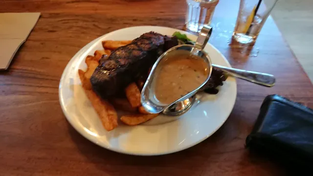 The Warburton Hotel, Wesburn - Bar & Bistro (The West)