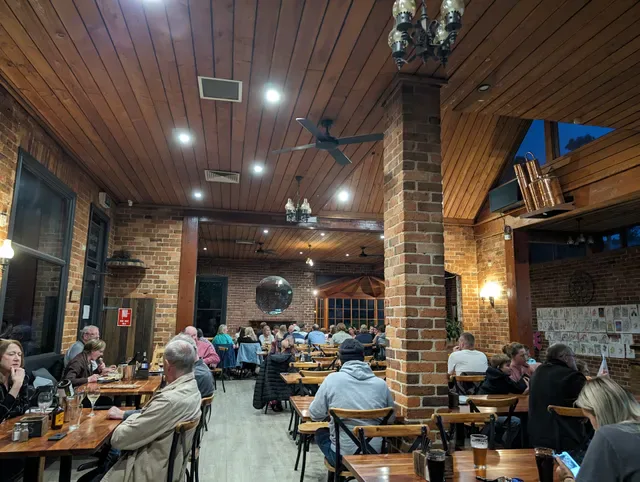 The Warburton Hotel, Wesburn - Bar & Bistro (The West)