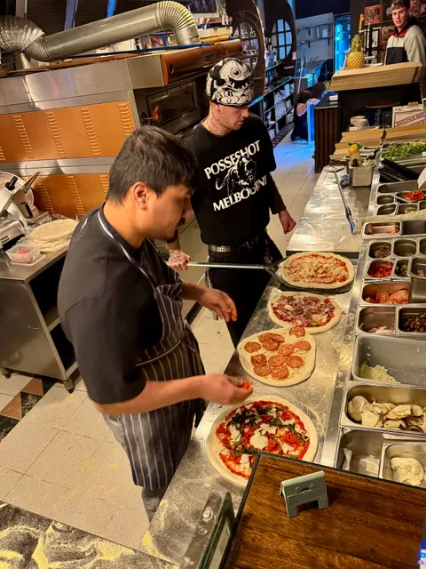 THIN SLIZZY PIZZERIA