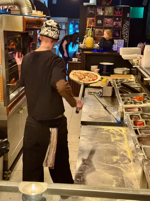 THIN SLIZZY PIZZERIA