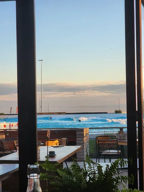 Three Blue Ducks, Melbourne