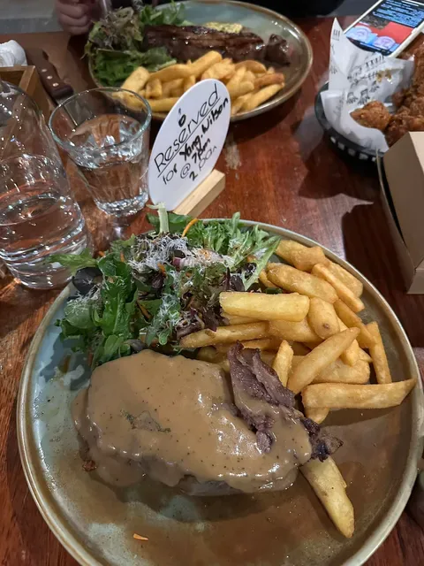 Three Crowns Hotel