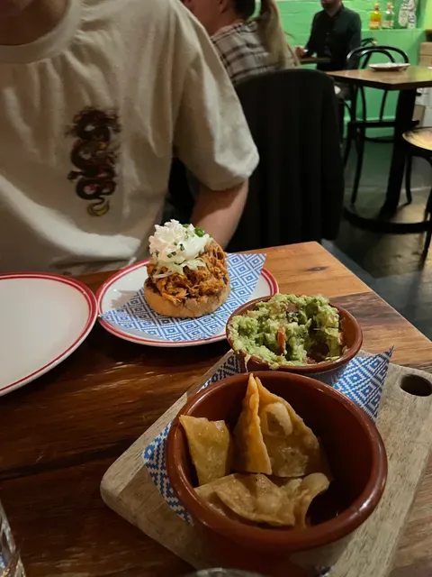 Tres a Cinco