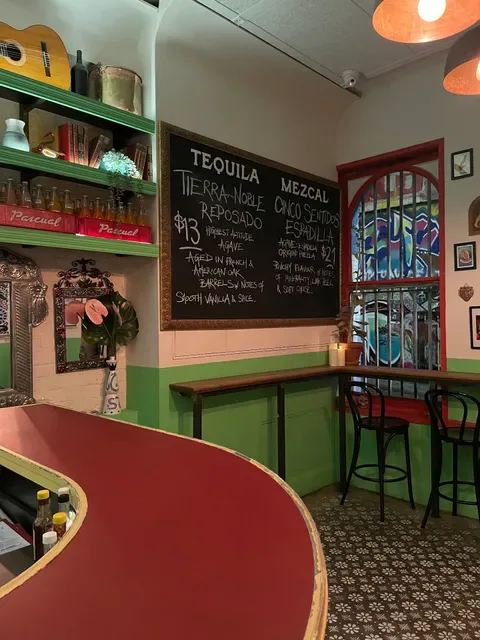 Tres a Cinco