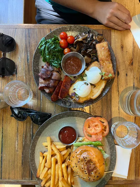 Two Birds Cafe