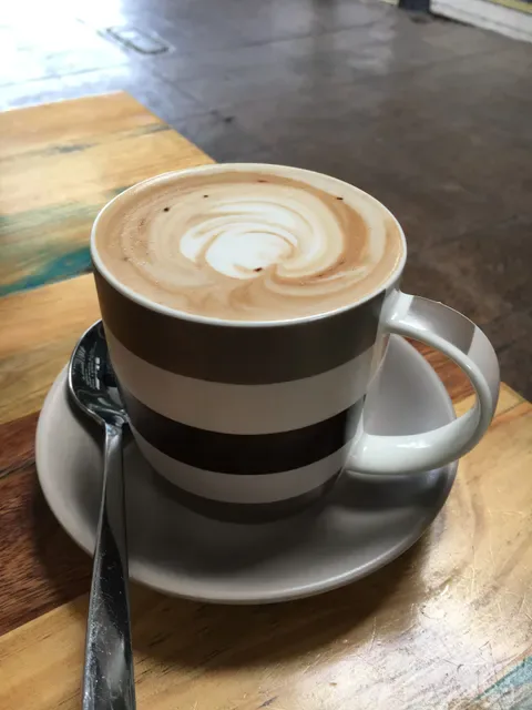 Two Cats Espresso Bar / Cafe