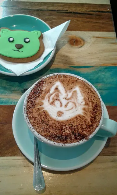 Two Cats Espresso Bar / Cafe