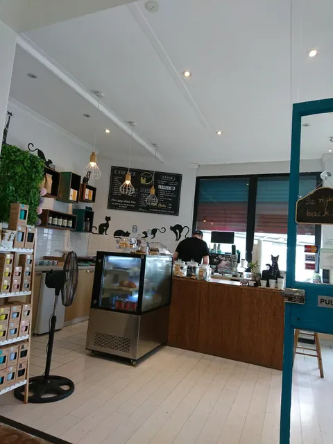 Two Cats Espresso Bar / Cafe