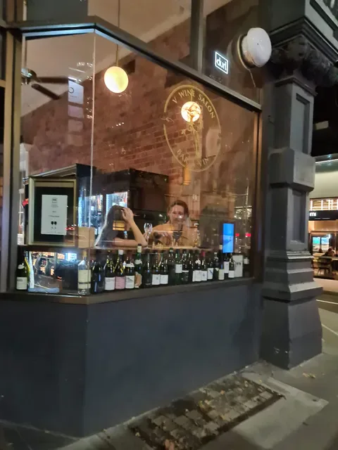 V Wine Salon