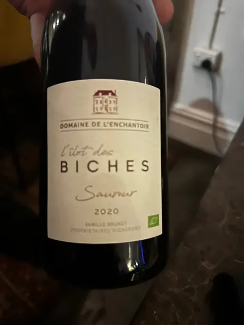 V Wine Salon