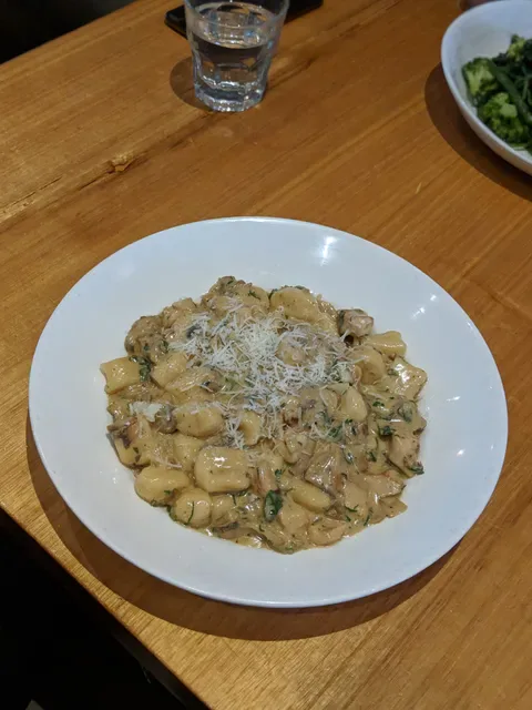 Via Fratelli woodfired pizza restaurant