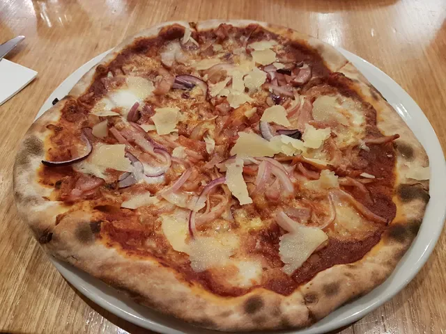 Via Fratelli woodfired pizza restaurant