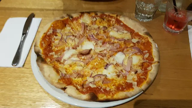 Via Fratelli woodfired pizza restaurant