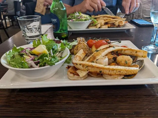 Vics Food & Wine