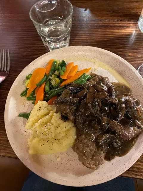 Vics Food & Wine