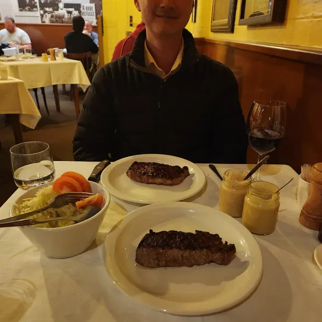 Vlado's Charcoal Grill
