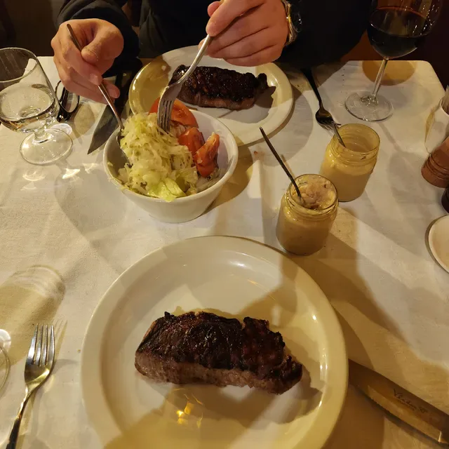 Vlado's Charcoal Grill