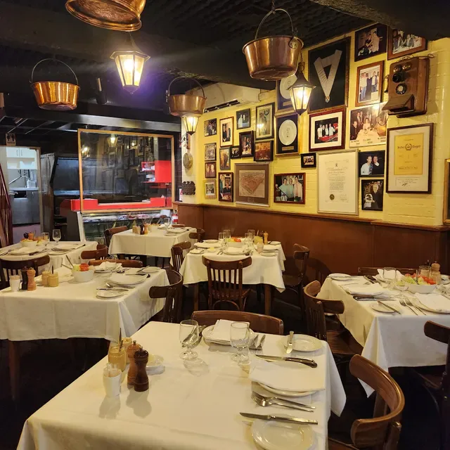 Vlado's Charcoal Grill