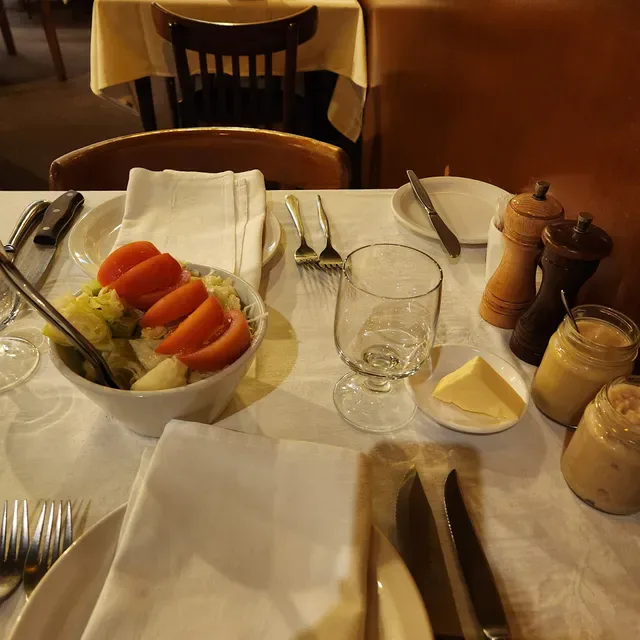 Vlado's Charcoal Grill