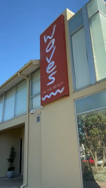 Waves on the Beach Restaurant
