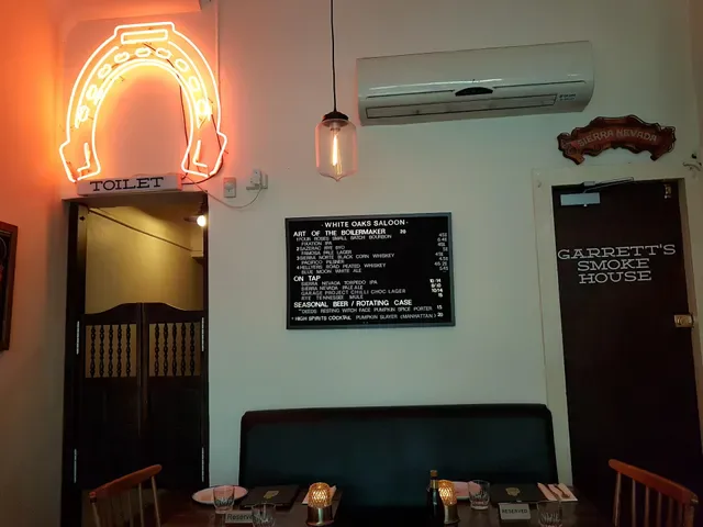 White Oaks Saloon Bar & Dining - Prahran
