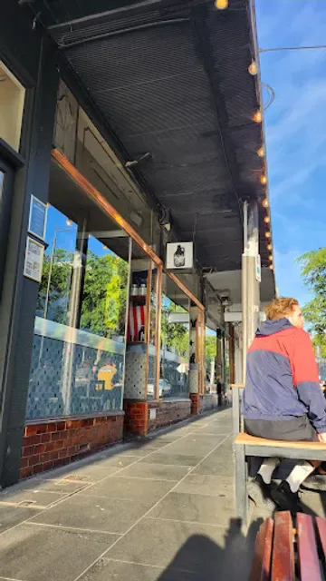 White Oaks Saloon Bar & Dining - Prahran