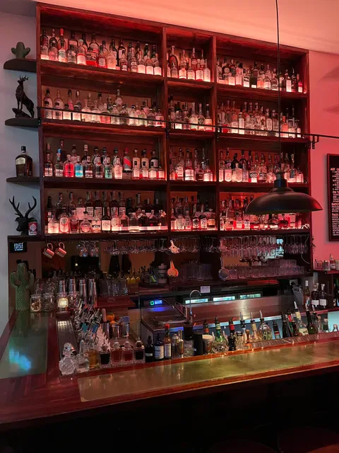 White Oaks Saloon Bar & Dining - Prahran