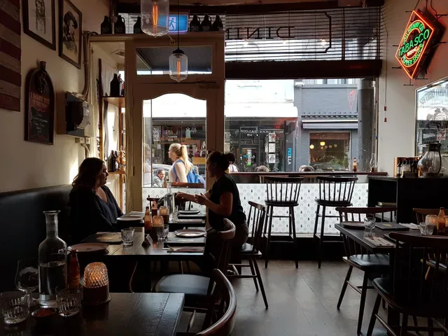 White Oaks Saloon Bar & Dining - Prahran