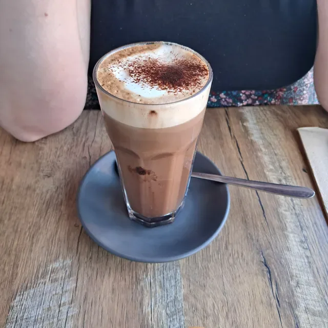 WILD WOMBAT Cafe