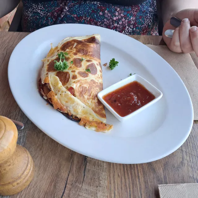 WILD WOMBAT Cafe