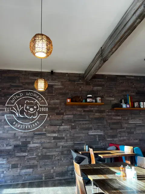 WILD WOMBAT Cafe