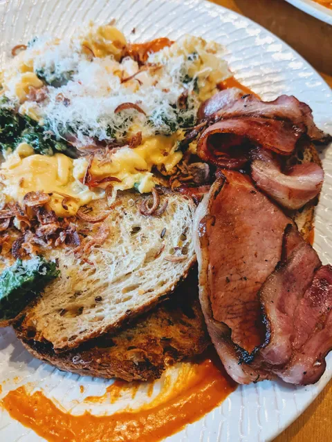 Wolf and Hound Cafe