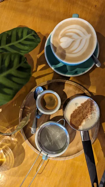 Wolf and Hound Cafe