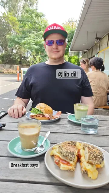Wolf and Hound Cafe