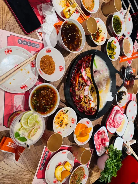 Wong's Late Night Hot Pot 王建国重庆深夜老火锅