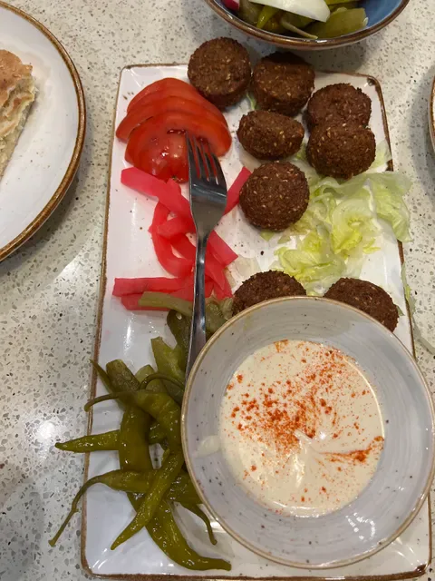 Zeit with Zaytoon
