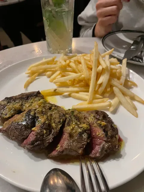 Zsa’s Bar & Bistroteca