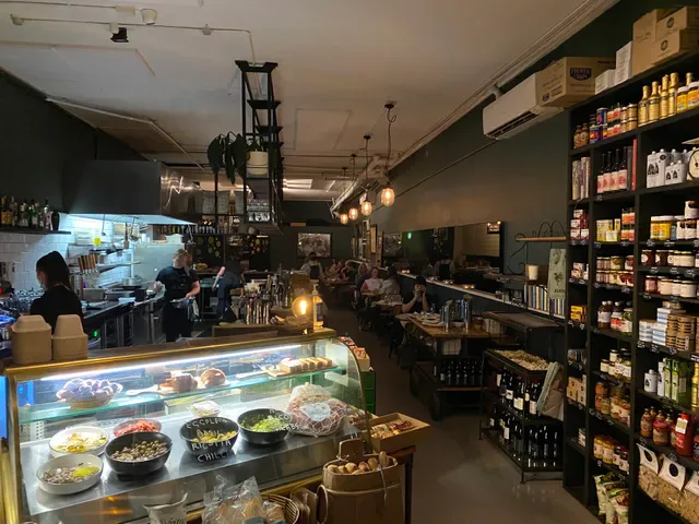 Zsa’s Bar & Bistroteca