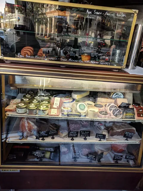 Zsa’s Bar & Bistroteca