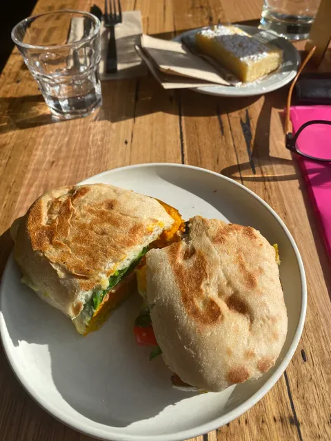 Lamezleighs Coffee House & Eatery