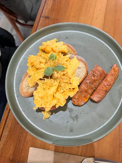 Lamezleighs Coffee House & Eatery