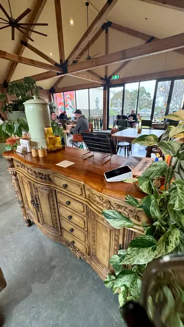 Lamezleighs Coffee House & Eatery