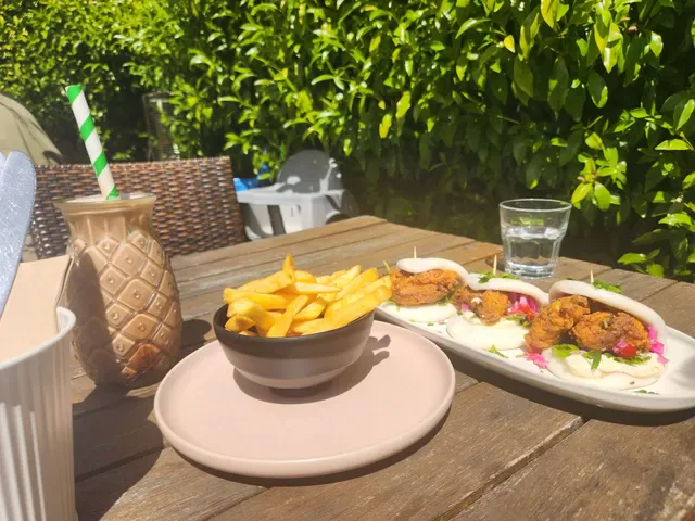 Lamezleighs Coffee House & Eatery