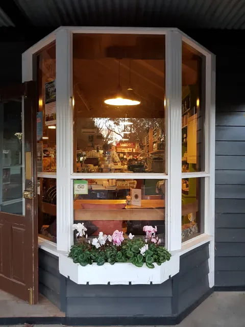 Mount Macedon Trading Post, General Store, Cafe & Post Office