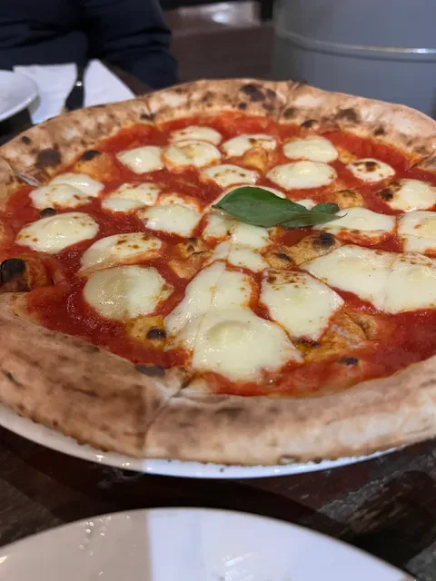Bastoni Pizzeria
