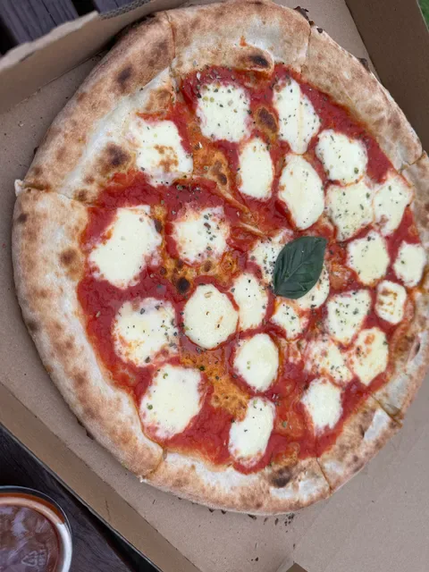 Bastoni Pizzeria