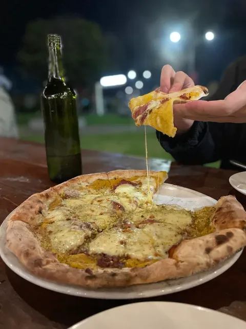 Bastoni Pizzeria