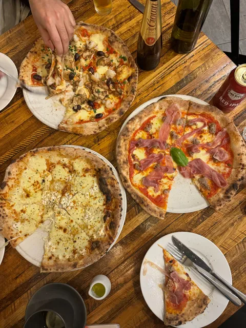 Bastoni Pizzeria